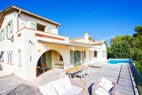 Villa Les Feuillets VI4250 by Riviera Holiday Hom