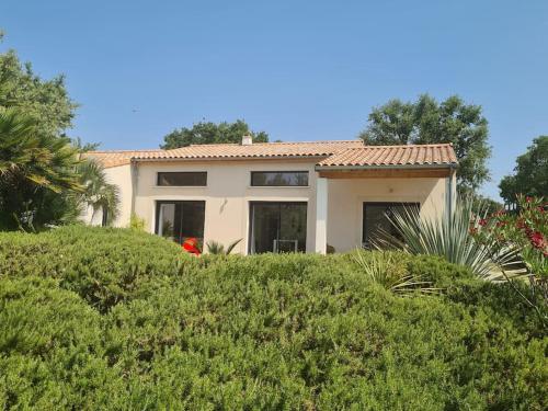 Villa Les Fuseaux avec piscine chauffée à Grignan