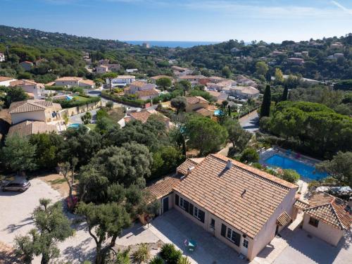 Villa Les Issambres, 6 pièces, 8 personnes - FR-1-632-16