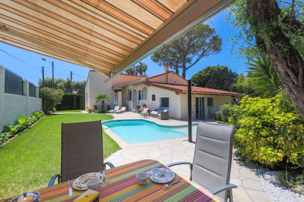 VILLA LES ONDES VI4120 des NIELLES 76, 06160 Juan-les-Pins