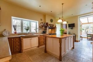 Villa Les Roses -8 pers- Piscine chauffée & cuisine d'été en Gascogne