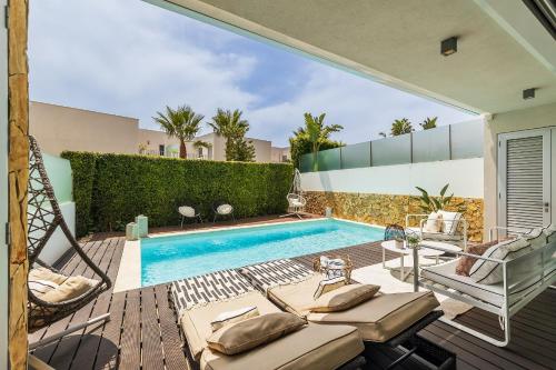 Villa Lirio by OCvillas