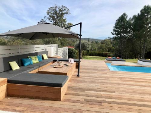 Villa luxe avec grande piscine proche des plages