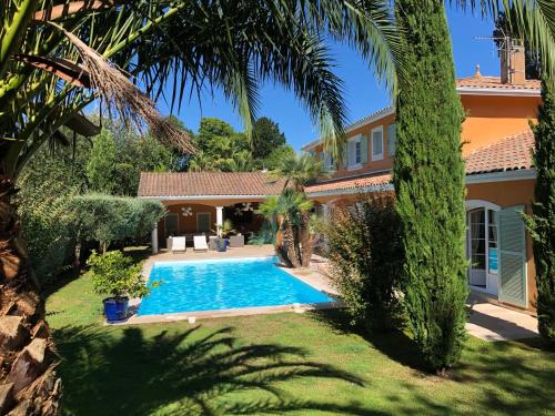 Villa luxueuse avec piscine sur les hauts de Biarritz