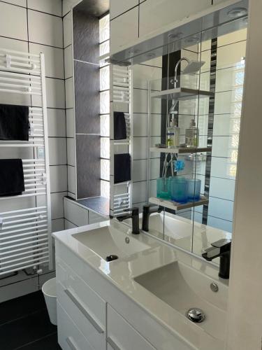 VILLA LUXUEUSE