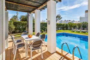 Villa Luz do Atlantico by OCvillas