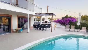 Villa Margarida by Laranjal Rentals