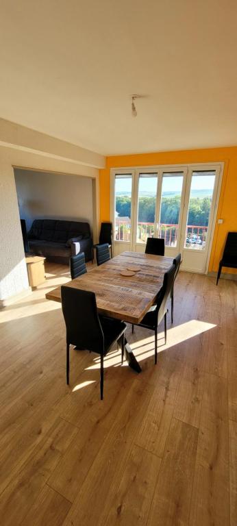 Villa Mendes - Walking distance to the beach