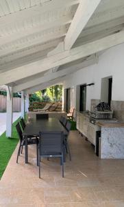 VILLA MIQUELENIA AVEC LA CONCIERGERIE DES CLES DE SAINT JEAN DE LUZ