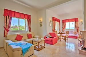 Villa Miraflores by Villa Plus