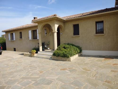 Villa mit grosser Sommerküche und Pool, 8 Minuten zum Sandstrand Cap Sud