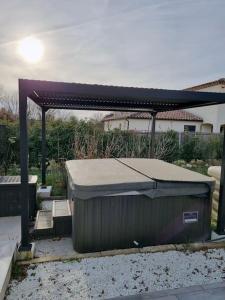 Villa moderne avec jacuzzi et climatisation