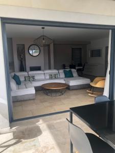 Villa moderne avec piscine