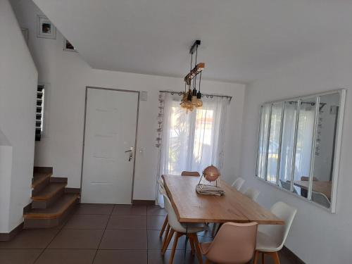 Villa moderne avec piscine et spa