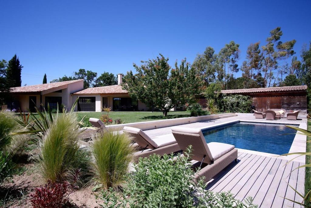 Villa Villa moderne d'architecte avec Piscine Route de Saint-Cannat CD18 13840 Rognes
