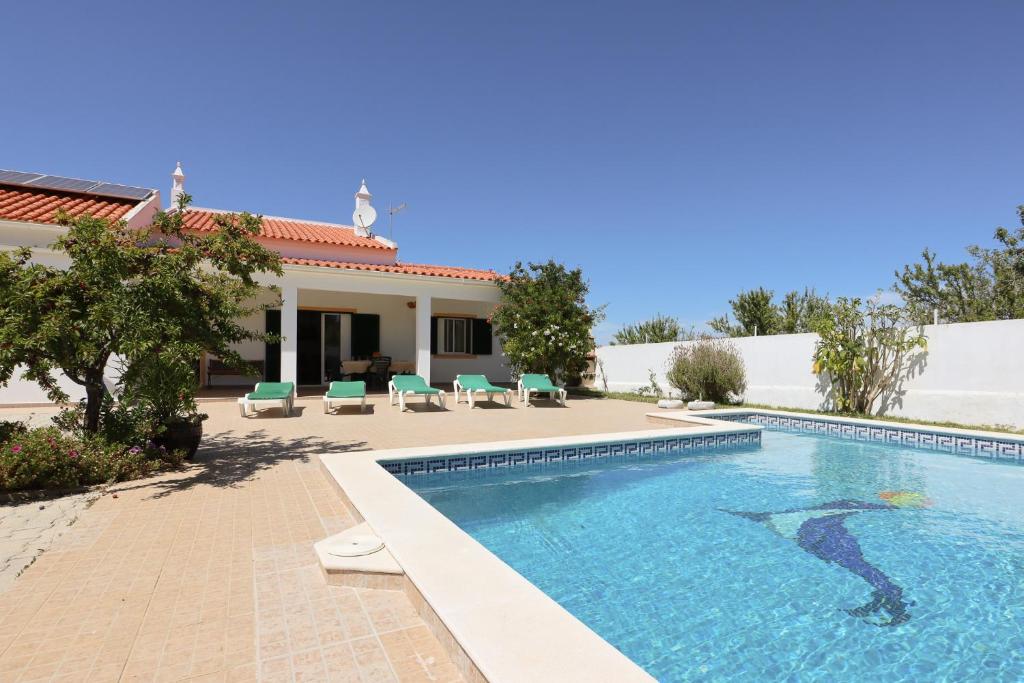Villa Monte Bixo - Free WIFI . Swimmning Pool - BY BEDZY Rua Paço Corgo, 8365-240 Assumadas