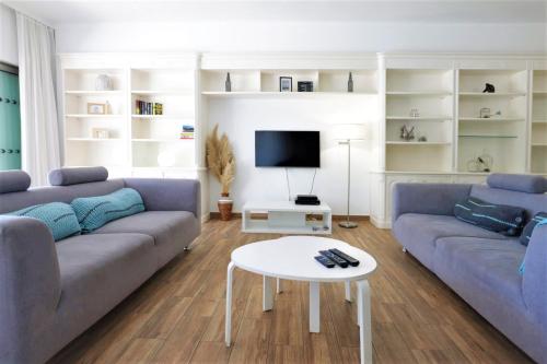 Villa Namora - Private Swimming pool & Hot Jacuzzi