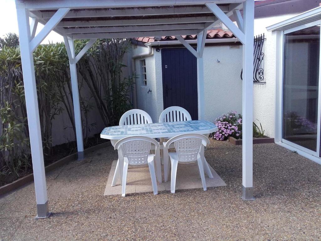 ViLLA NEUVE 115m2 ,TOUT CONFORT AVEC PiSCiNE Chauffée-JARDiNET BASSiN ARCACHON 33470 Gujan-Mestras