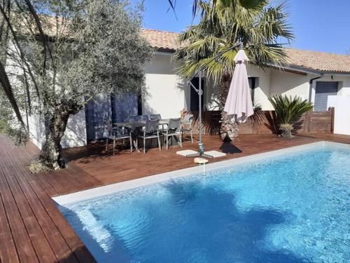 ViLLA NEUVE 115m2 ,TOUT CONFORT AVEC PiSCiNE Chauffée-JARDiNET BASSiN ARCACHON