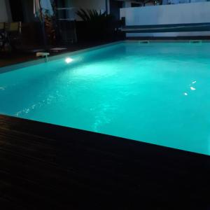 ViLLA NEUVE 115m2 ,TOUT CONFORT AVEC PiSCiNE Chauffée-JARDiNET BASSiN ARCACHON