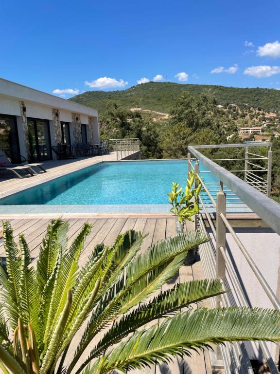 Villa neuve avec grande piscine chauffée vue mer Marine de Favone, 20135 Conca