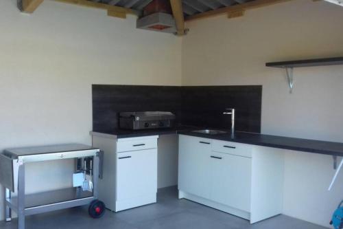 VILLA NEUVE AVEC PISCINE CHAUFFEE PROCHE PLAGES