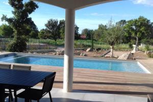 VILLA NEUVE AVEC PISCINE CHAUFFEE PROCHE PLAGES