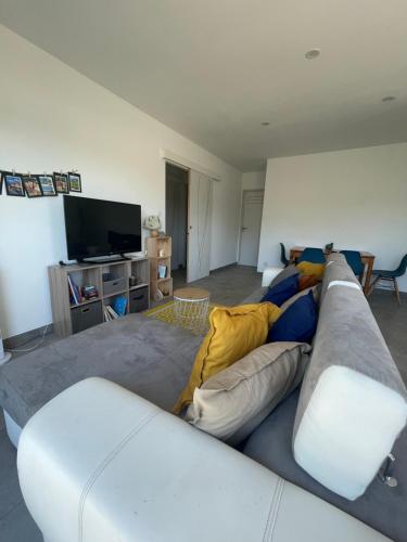 Villa neuve climatisée 4 couchages très bien arborée