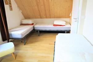 Villa neuve en bois, avec jardin et terrasse, au centre de PERROS-GUIREC - Réf 945