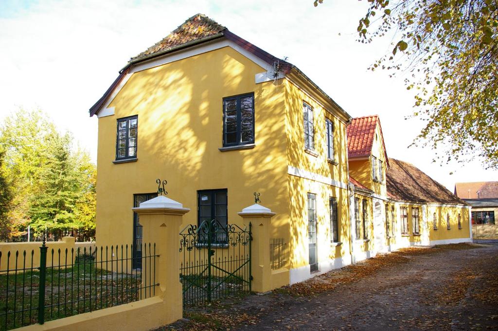 Villa Nikolaj - Historisches Pastorat An der Kirche, 23769 Fehmarn