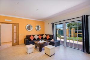 Villa Nincha - Heated Pool - Free wi-fi - Air Con