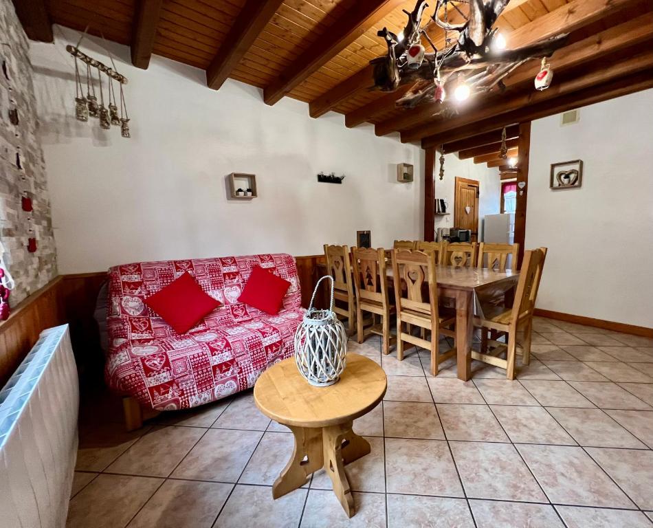 'Villa Nizas' with private pool and garden. 34320 Nizas