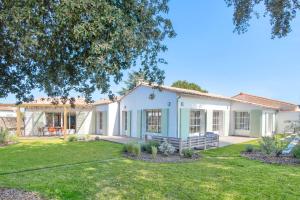 VILLA NOLA CONTEMPORAINE ET SPACIEUSE