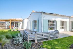 VILLA NOLA CONTEMPORAINE ET SPACIEUSE