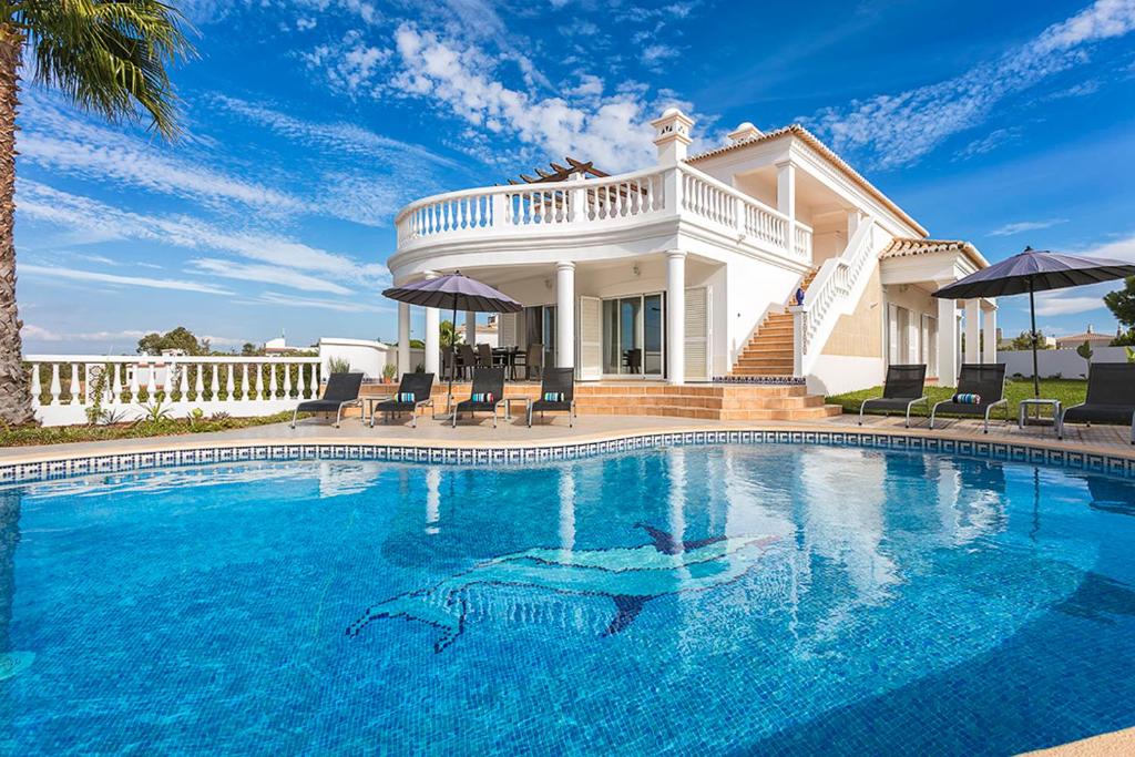 Villa Ocean Blue Ocean views Walk to beach Pool Villa Blue Ocean, Vale de Azinhaga, Ferragudo, 8400 – 276 Ferragudo