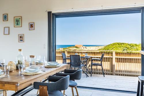 Villa Oceana vue exceptionnelle sur l'océan, haut standing, front de mer.