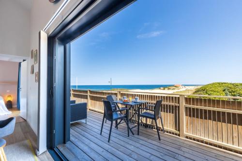 Villa Oceana vue exceptionnelle sur l'océan, haut standing, front de mer.