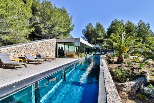 VILLA ON THE ROCKS BANDOL