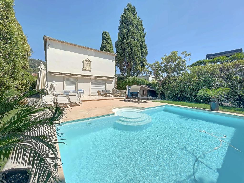 Villa Villa Palmiers by ESTATESCANNES 11 Avenue des Palmiers 06400 Cannes