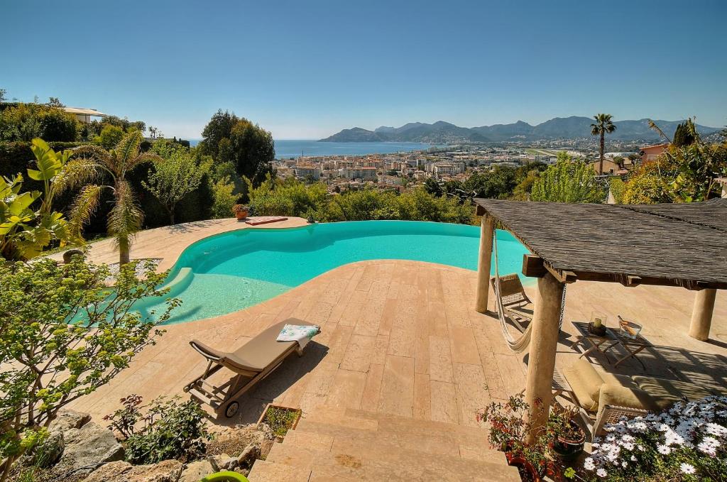 Villa Villa Paradiso Premium 3 bedroom villa with private pool 724 Boulevard des Myrthes 06150 Cannes