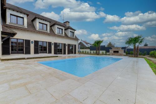 VILLA PARIS ORLY
