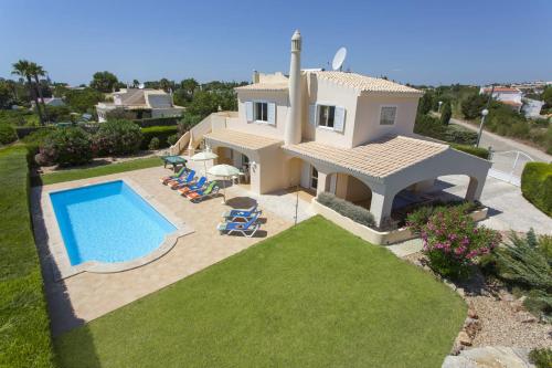 Villa Parreira by Villa Plus