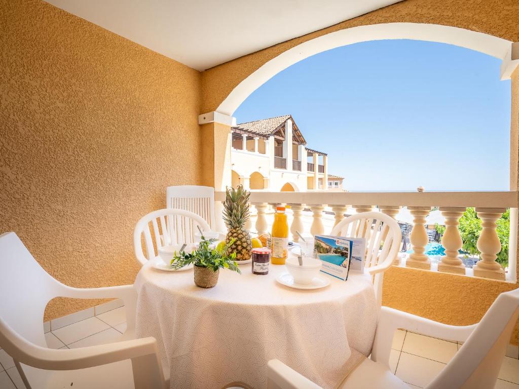 Villa Pepe Calheta with private heated pool