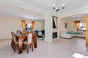 Villa Pera by Villa Plus