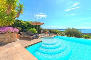 Villa Villa Pertuades Villa with amazing sea view and swimming pool 1351 chemin des pertuades 06220 Vallauris Provence-Alpes-Côte d\'Azur