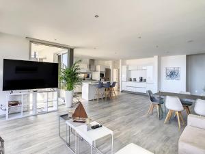 Villa Piece of Heaven by MHM