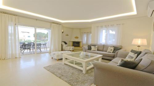 Villa Pinhal CleverDetails213 Sleeps 8, Quiet area, walking distance - Clever Details
