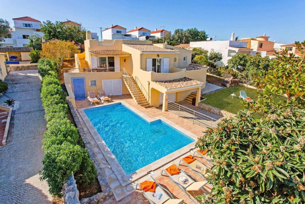 Villa Pinheiro , 8200-653 Albufeira