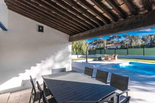 VILLA PIROUSCHKA Plage et Piscine