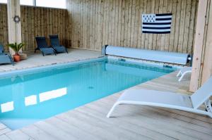 Villa piscine pour 10 personnes à Guissény